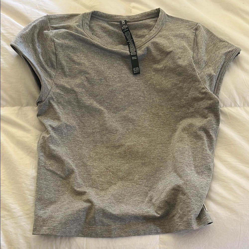 Vuori Gray Pose Fitted Tee